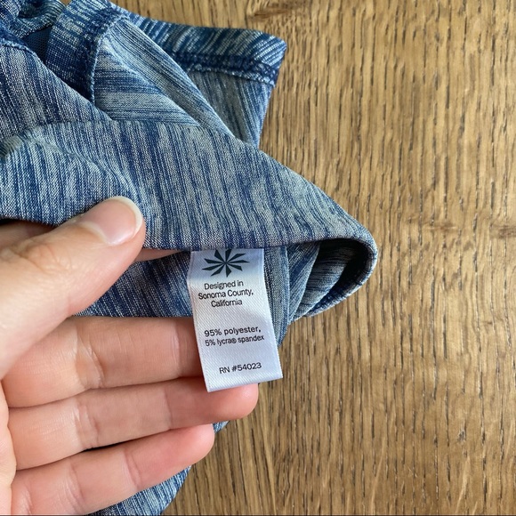 -Athleta (S) slinky mesh short sleeve athletic shirt - Picture 5 of 7